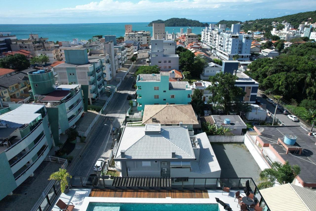 Adra 106 - Apartamento No Centro De Bombinhas - Rooftop Com Piscina E Academia - A Poucos Metros Da Praia - Exterior foto